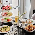 The Crown - Handwritten Collection Hotell *