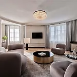 The Crown - Handwritten Collection Otel Krakow