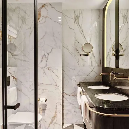 The Crown - Handwritten Collection Hotel *