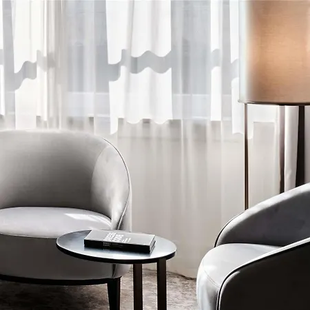 The Crown - Handwritten Collection Hotel