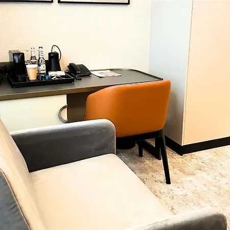 The Crown - Handwritten Collection Отель Краков