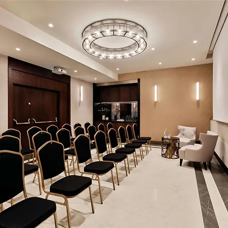 The Crown - Handwritten Collection Hotel *