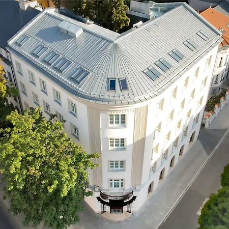 The Crown - Handwritten Collection