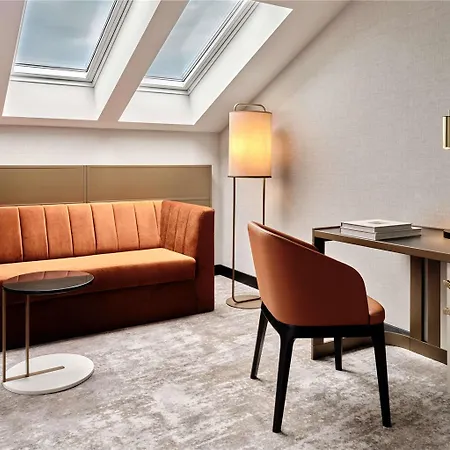 The Crown - Handwritten Collection Hotel