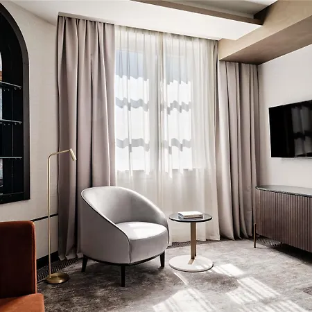 The Crown - Handwritten Collection Hotel *