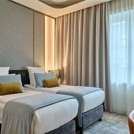 Hotel The Crown - Handwritten Collection