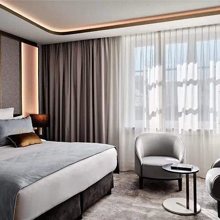The Crown - Handwritten Collection Hotel