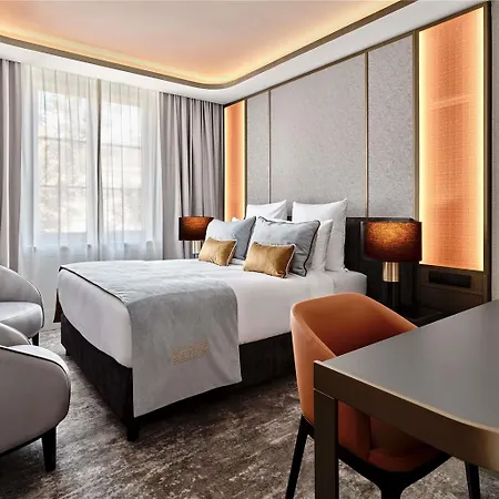 Hotel The Crown - Handwritten Collection *