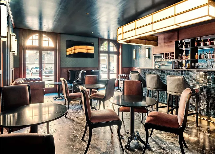 Hotel The Crown - Handwritten Collection