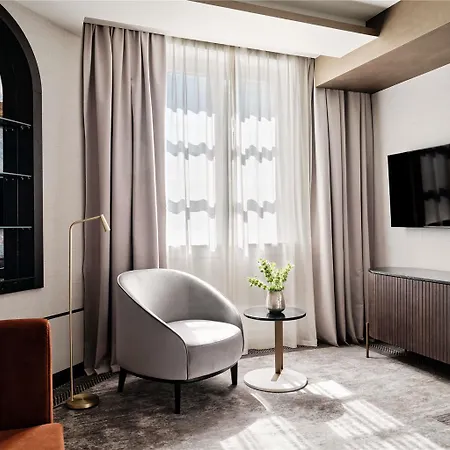 The Crown - Handwritten Collection Hotel *