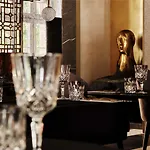 Hotel The Crown - Handwritten Collection *